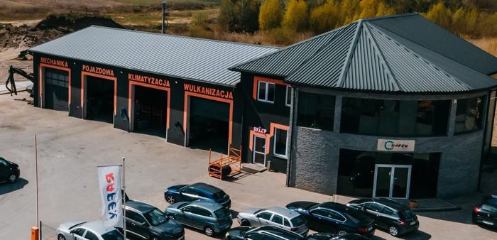 Hale warsztatu RAFEX w Mirowie Starym – mechanika pojazdowa, klimatyzacja, wulkanizacja